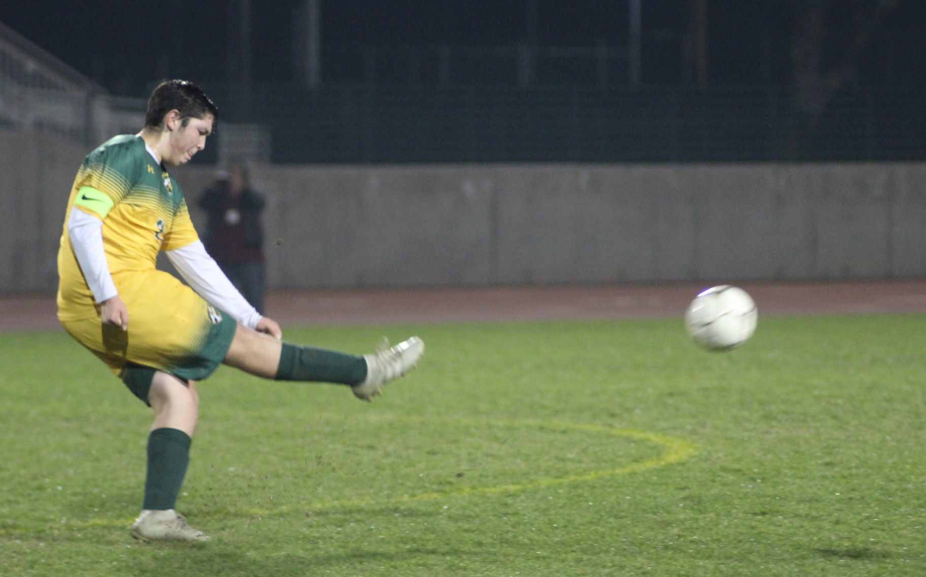 Selma tops Kingsburg